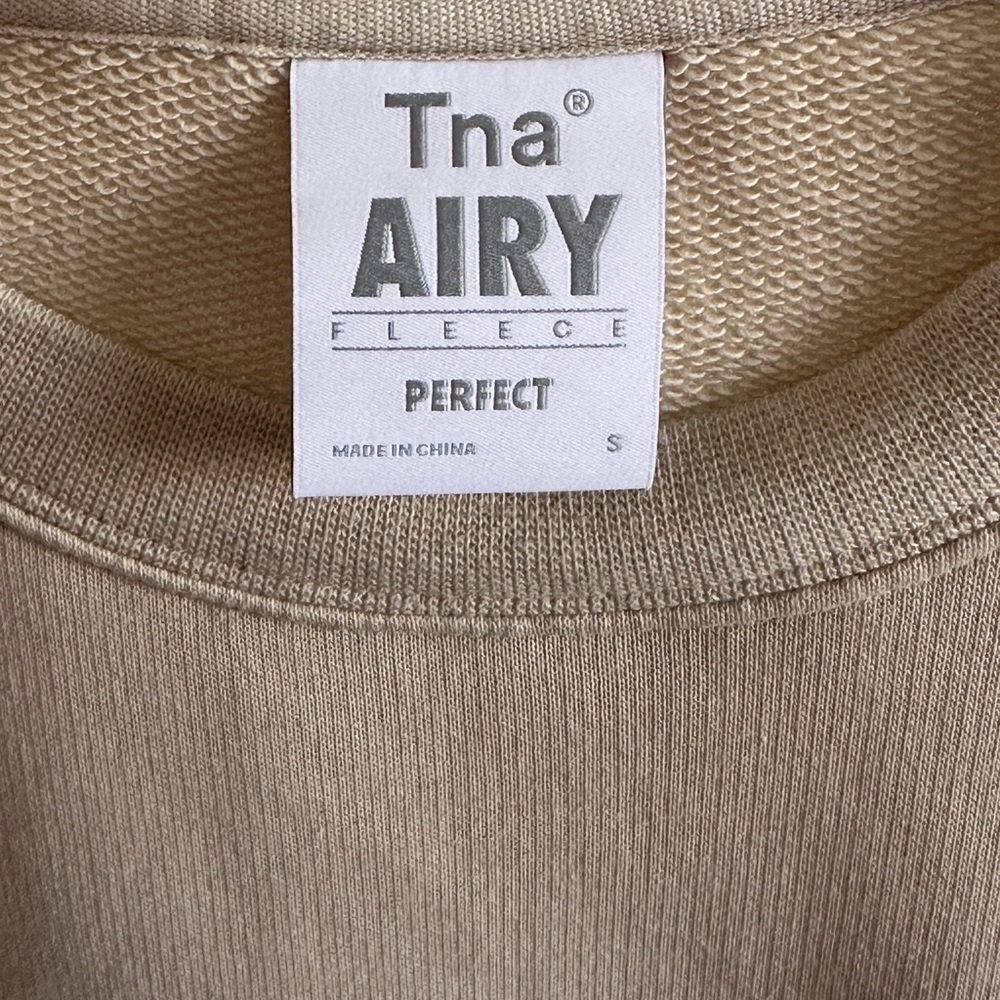 Aritzia TNA Airy Fleece Boyfriend Long Sleeve Cropped Sweatshirt - Size S - EUC - Picture 6 of 6